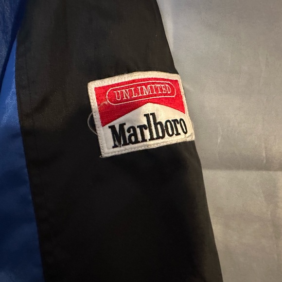 Vintage 90’s Marlboro jacket with hood nylon - Picture 2 of 3